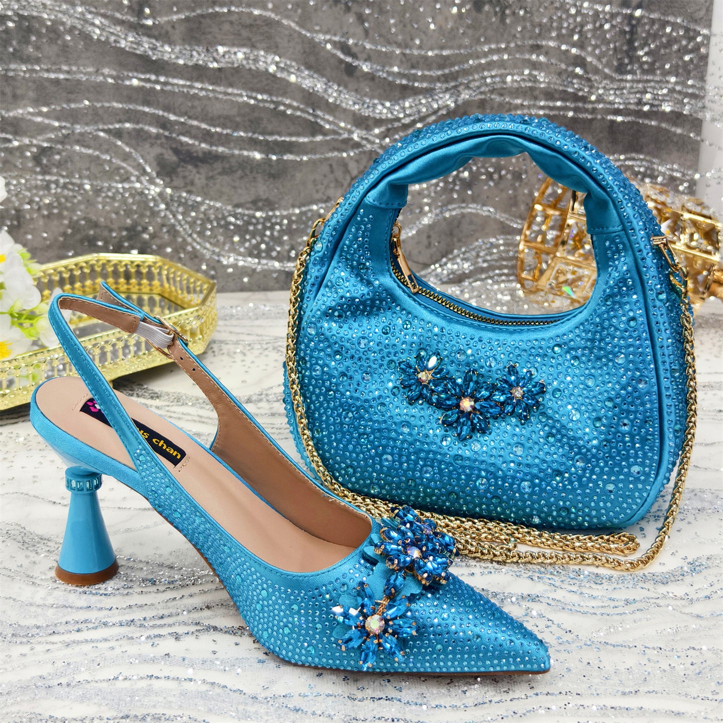 791412654-36