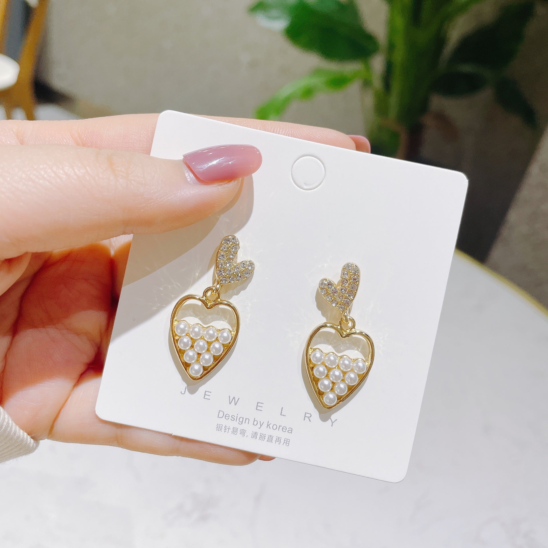 Women's Personality Design Heart Pearl Stud Earrings