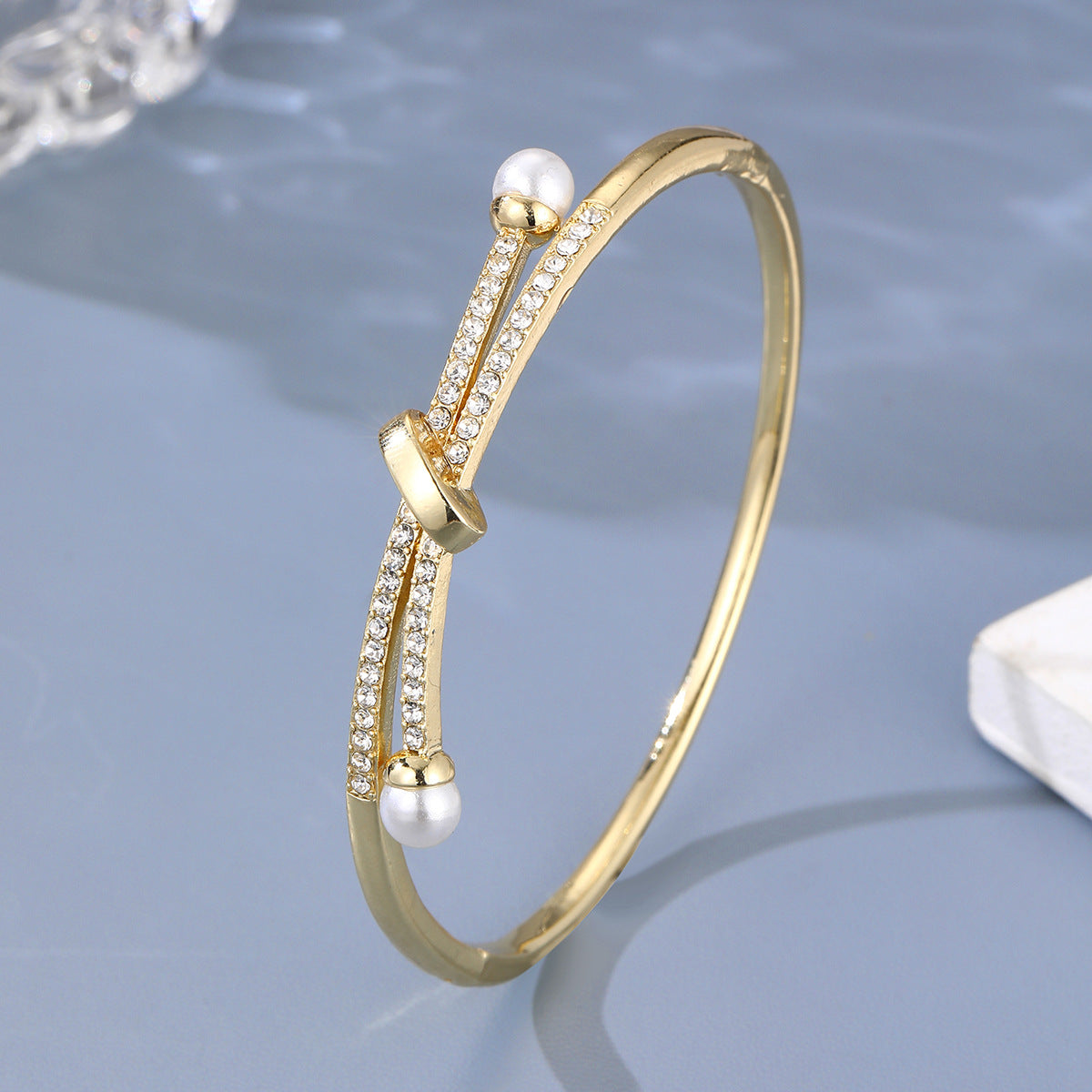 European And American Entry Lux Niche Design Bracelet Simple Fashion